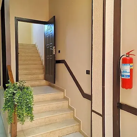 La 3* Τίρανα